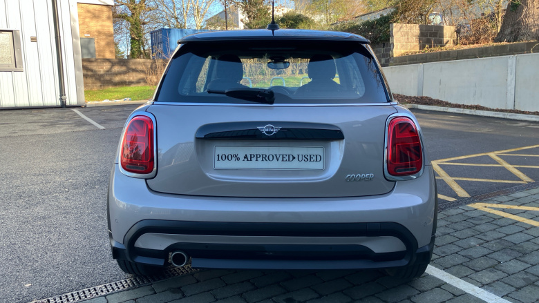MINI Hatchback 1.5 Cooper Classic 3dr Petrol Hatchback